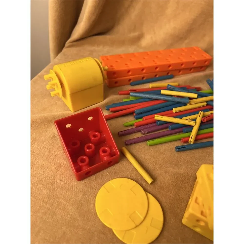 Tinkertoy 150 Of Pieces‎ Childs Play Imagination Building Wooden & Plastic